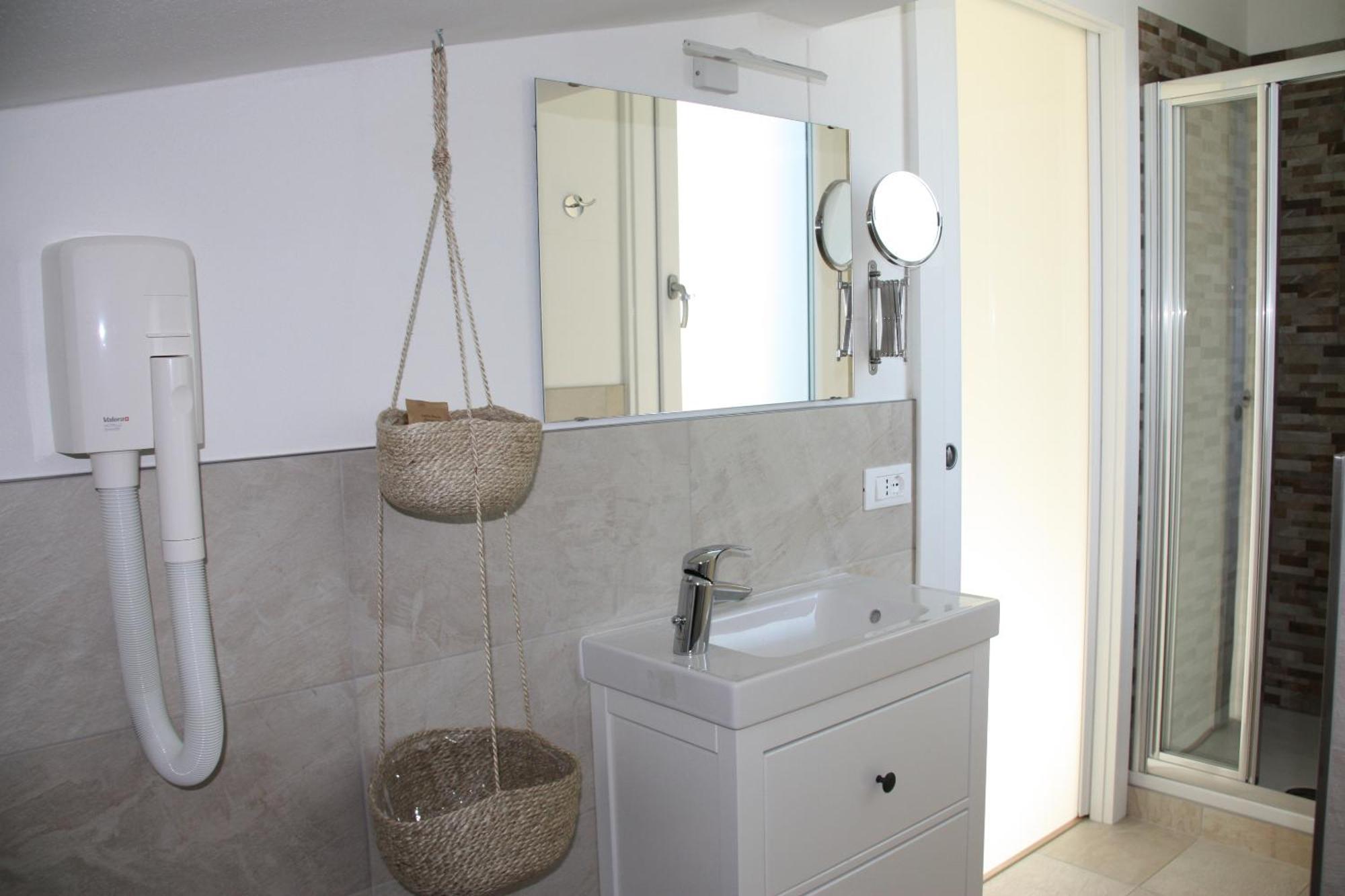 Faggeto Lario B&B Le Magnolie المظهر الخارجي الصورة